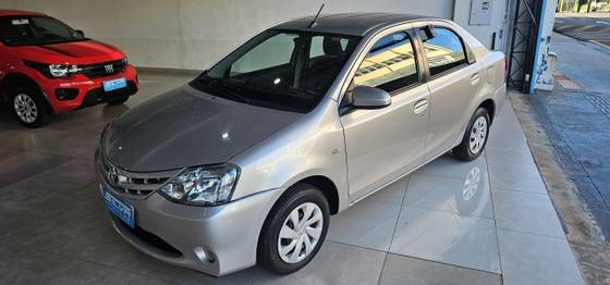TOYOTA ETIOS 1.5 XS SEDAN 16V FLEX 4P AUTOMÁTICO